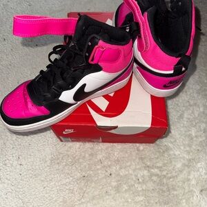 Nike Women's Black, Pink, and White Sneakers. Size5Y